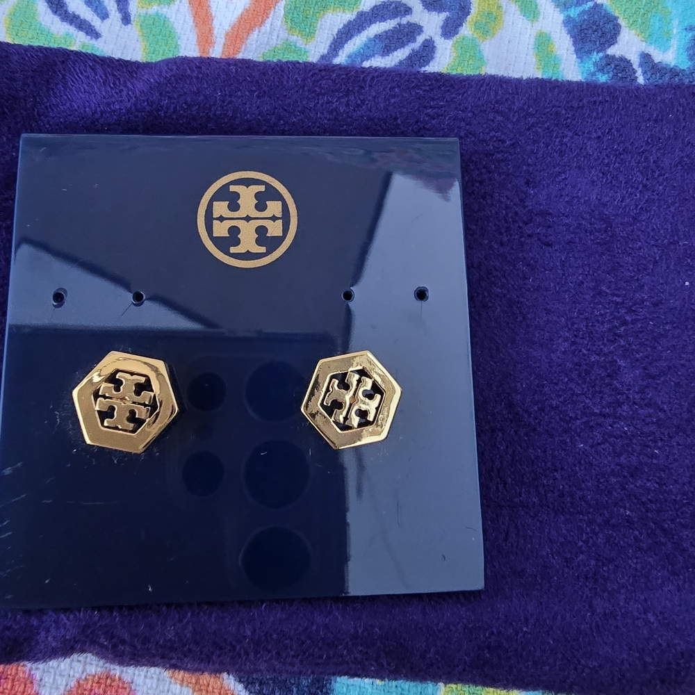 Tory Burch Gold Hexagonal Logo Stud Earrings - Polished Gold Tone - Picture 8 of 9